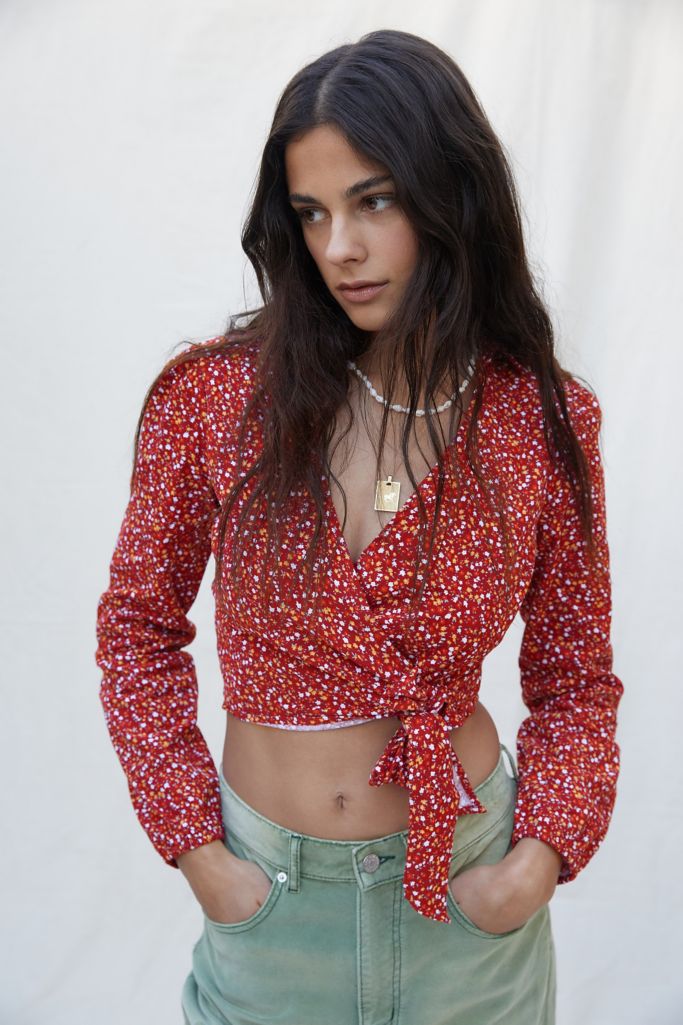 urban outfitters daisy shirt