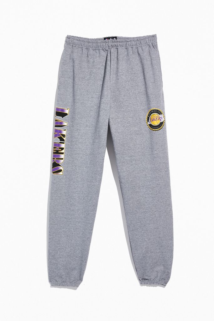 Los Angeles Lakers Retro Logo Sweatpant | Urban Outfitters