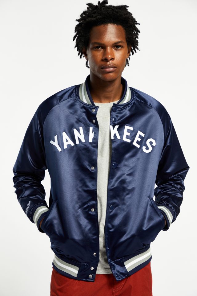 Mitchell & Ness New York Yankees Satin Jacket | Urban Outfitters Canada