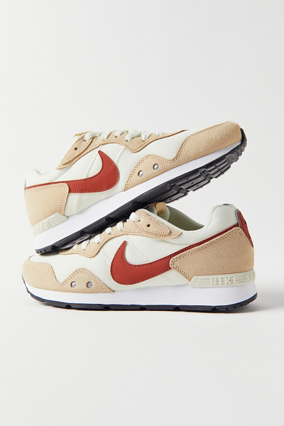 nike ventura runner