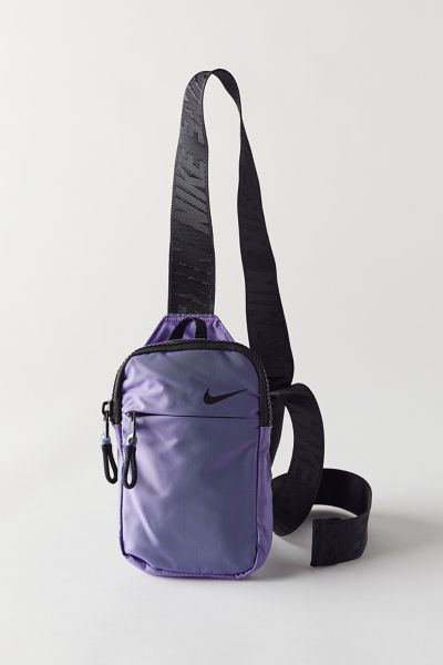 Nike Sportswear Essentials Crossbody Bag | Urban Outfitters