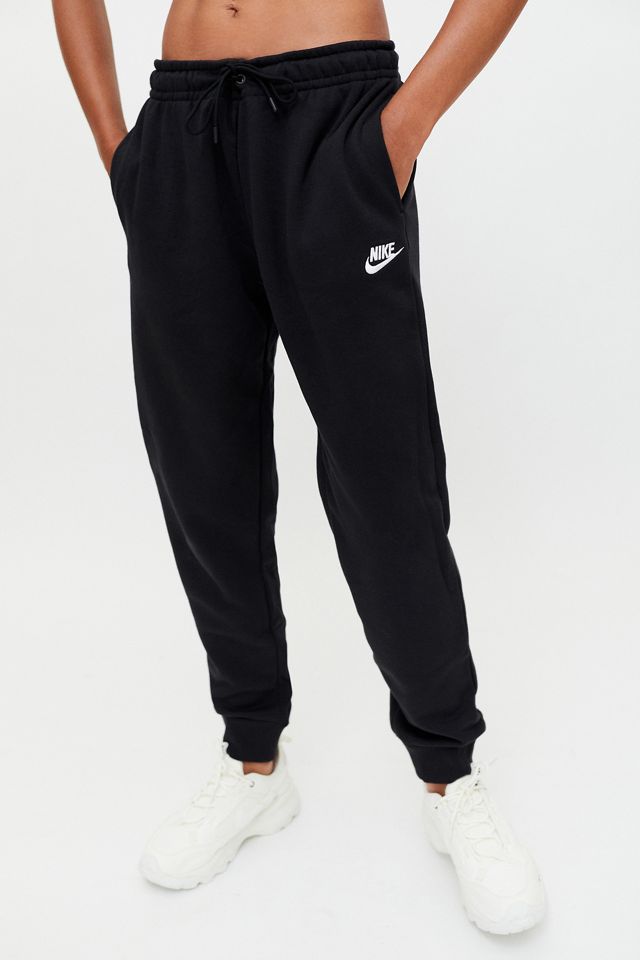 Nike Essential Fleece Sweatpant | Urban Outfitters Canada
