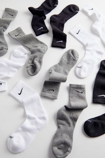 Nike Everyday Plus Cushioned Training Crew Sock 6-Pack | Urban Outfitters