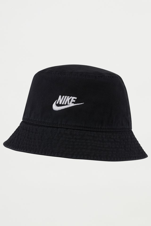 Nike Sportswear Core Bucket Hat | Urban Outfitters