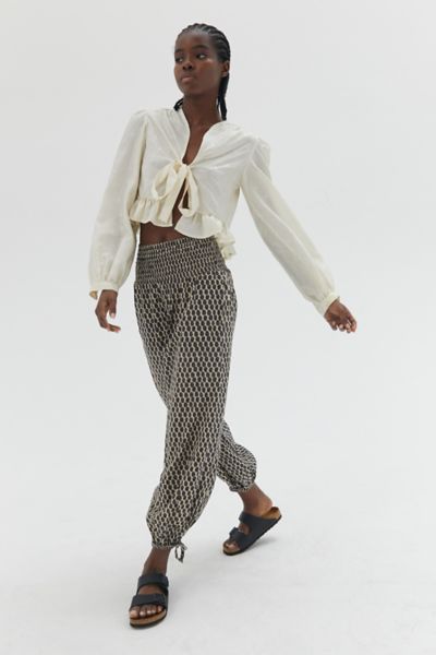 UO Amelia Smocked Waist Balloon Pant | Urban Outfitters Canada