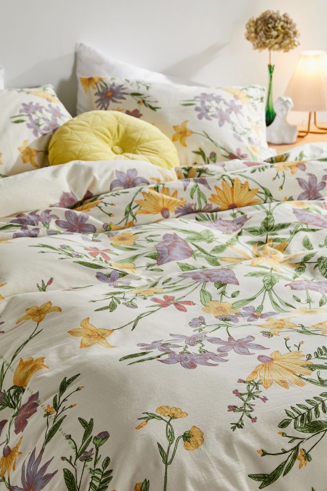 Goldie Floral Duvet Cover | Urban Outfitters