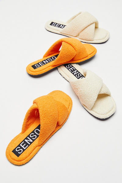 urban outfitters slippers