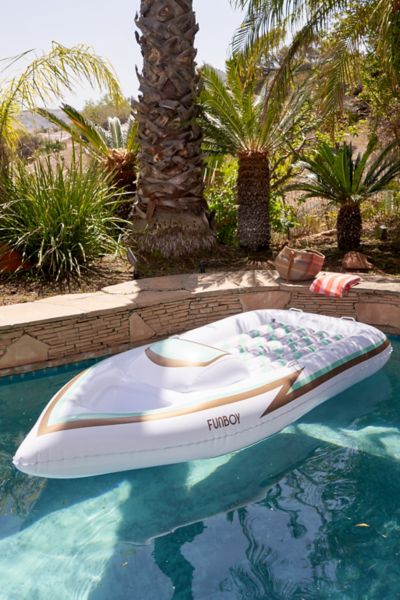 yacht pool float