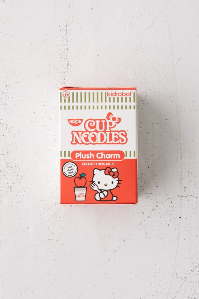 kidrobot hello kitty x cup noodles mini plushie