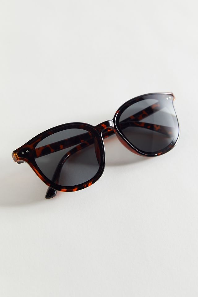 Thatcher Plastic Round Sunglasses | Urban Outfitters