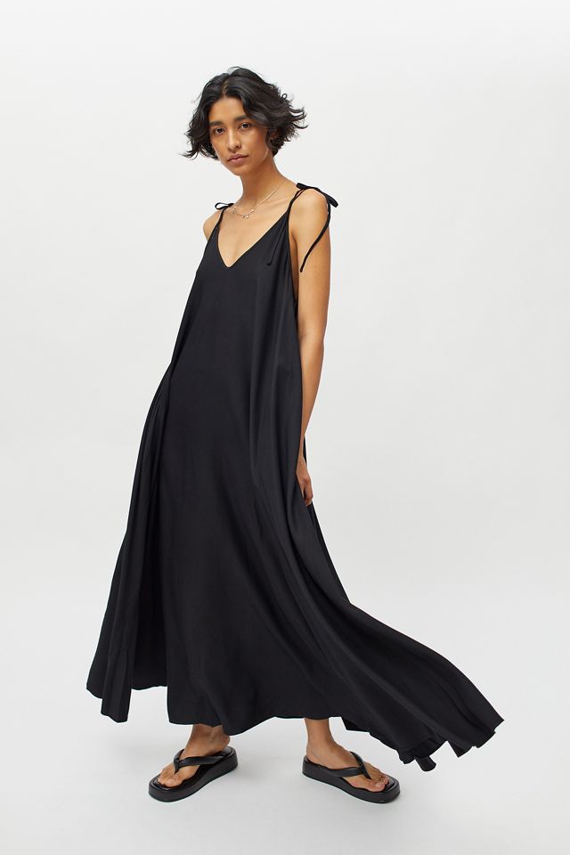 Fame And Partners Talin Tie-Shoulder Maxi Dress | Urban Outfitters