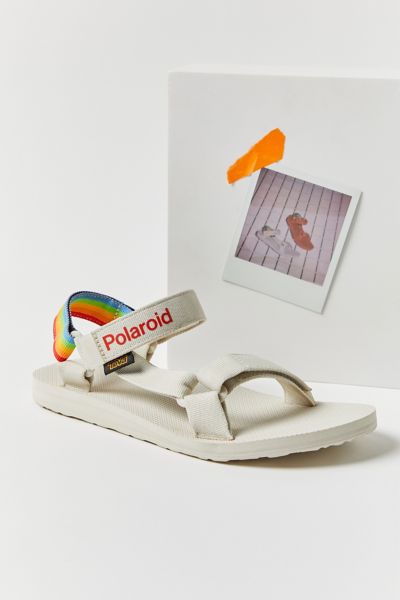 urban outfitters tevas