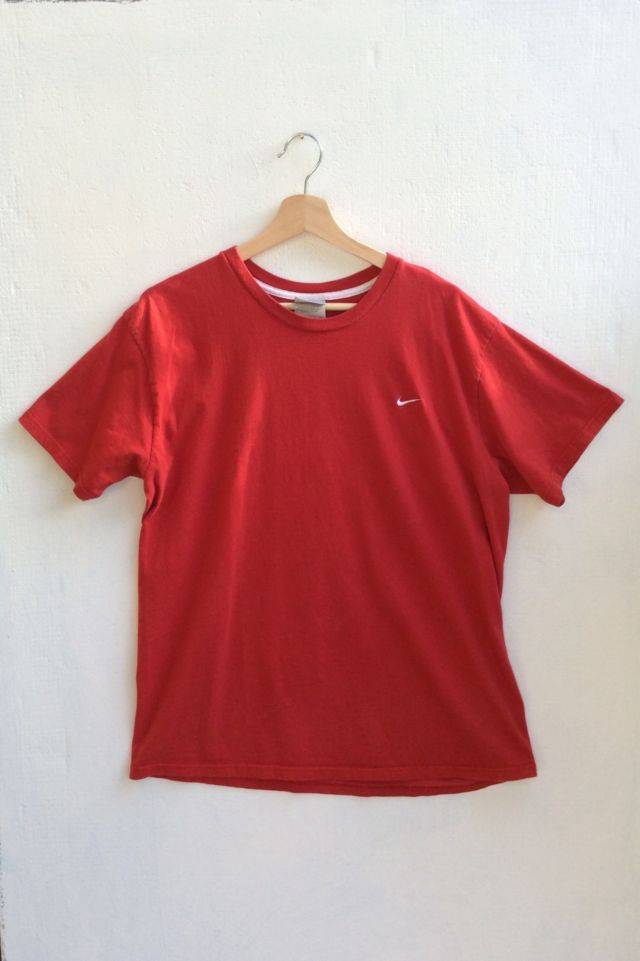embroidered nike t shirt
