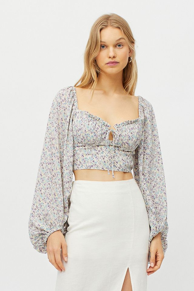 Kiss The Sky Gather Floral Cropped Top | Urban Outfitters Canada