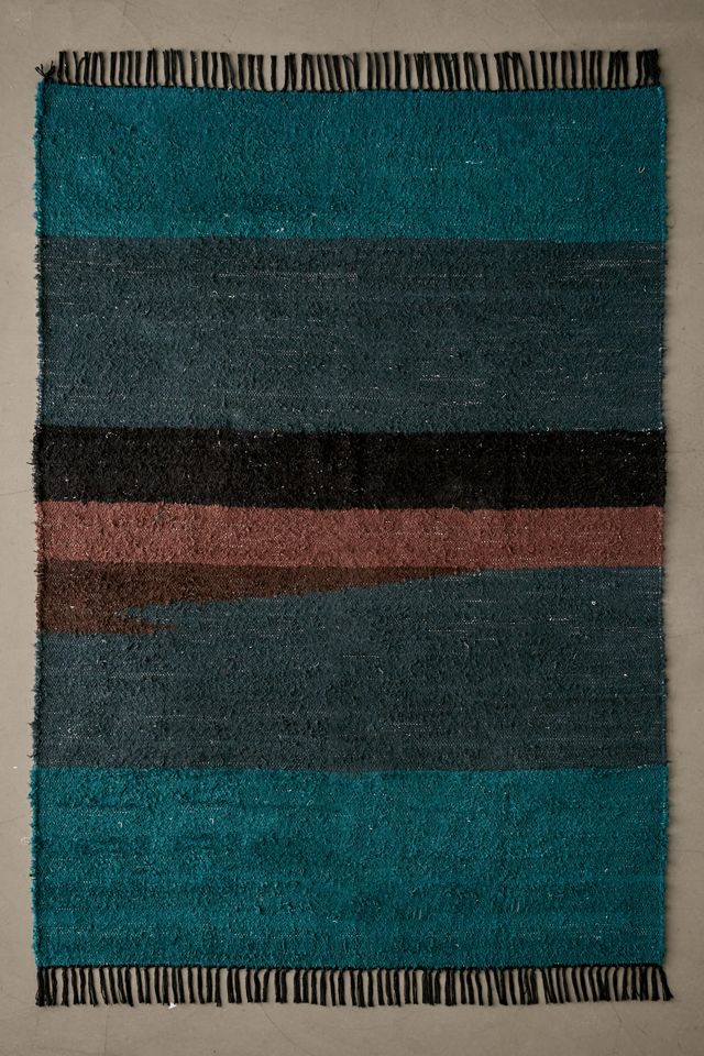 Horizon Shaggy Rug | Urban Outfitters
