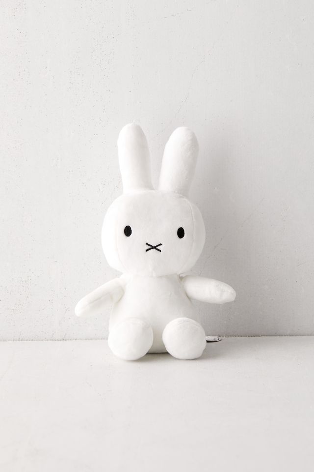 miffy-classic-plushie-urban-outfitters