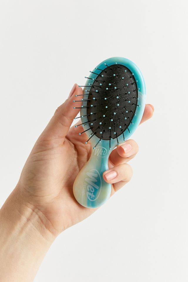 Wet Brush Mini Detangler Brush | Urban Outfitters