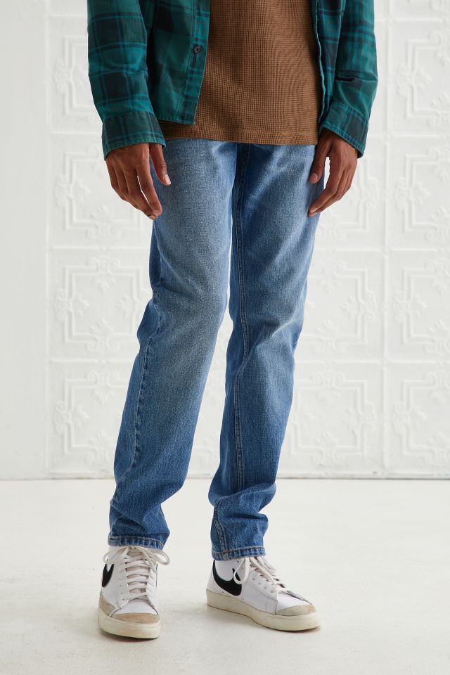 Rolla’s Tim Slim Jean – Blue Stone Wash | Urban Outfitters