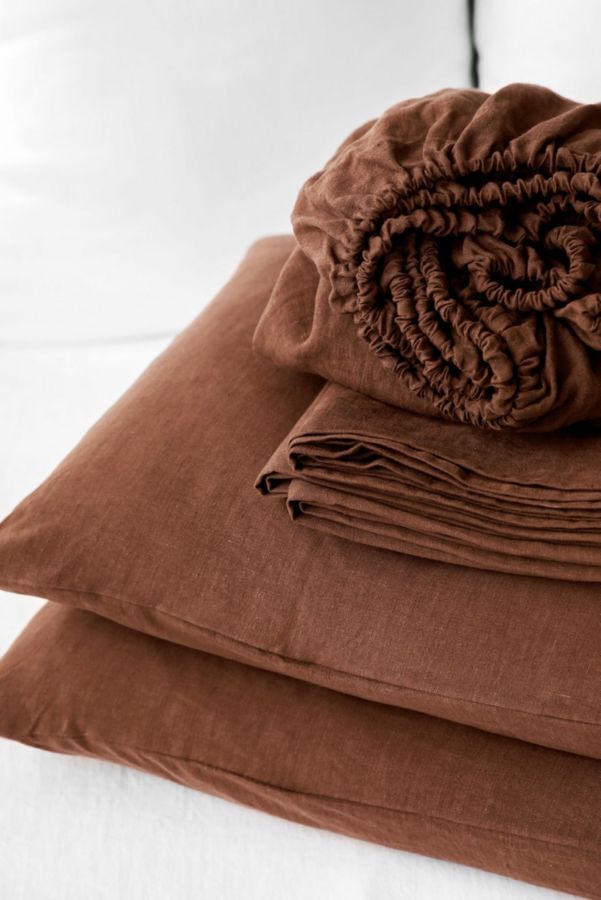 Slide View: 3: MagicLinen 4-piece Linen Sheet Set