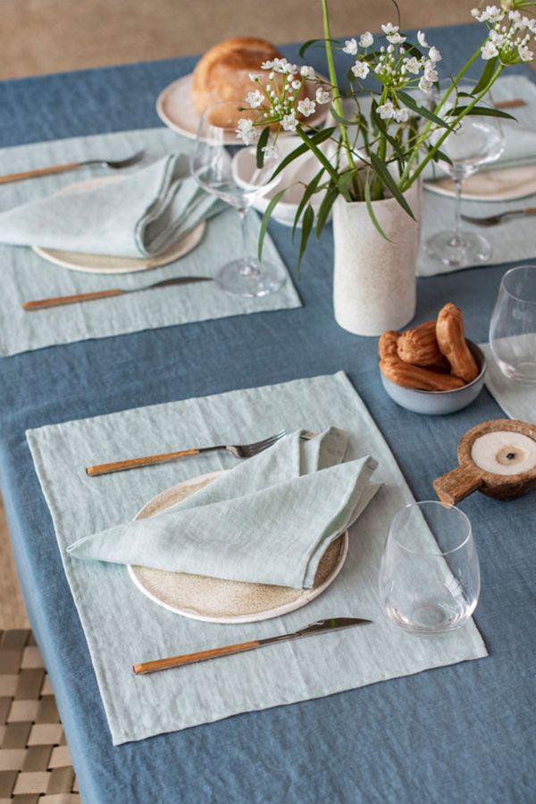 Slide View: 1: MagicLinen Linen Placemat Set