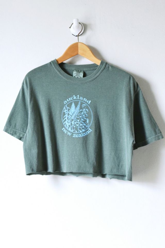 Auckland, New Zealand Cropped Reclaimed T-Shirt | Urban Outfitters