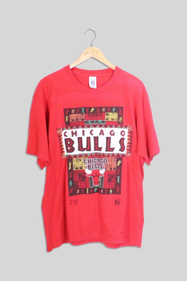 Vintage Chicago Bulls Logo 7 T shirt | Urban Outfitters