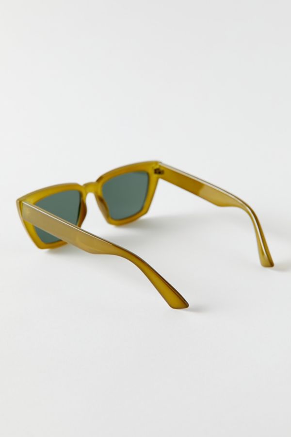 Slide View: 3: Lunettes de soleil rectangulaires en plastique Muir