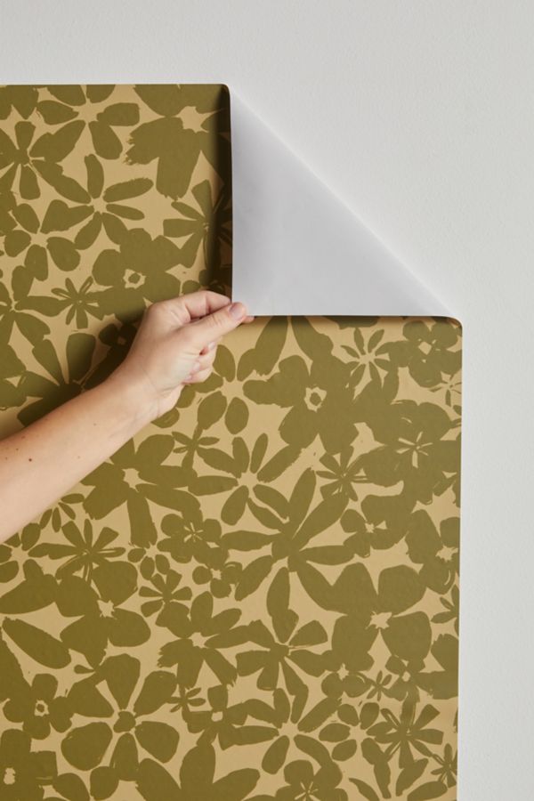 Slide View: 3: Andie Floral Removable Wallpaper