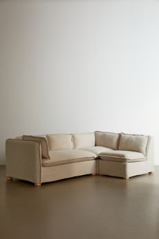 Slide View: 3: Maia Sectional Sofa