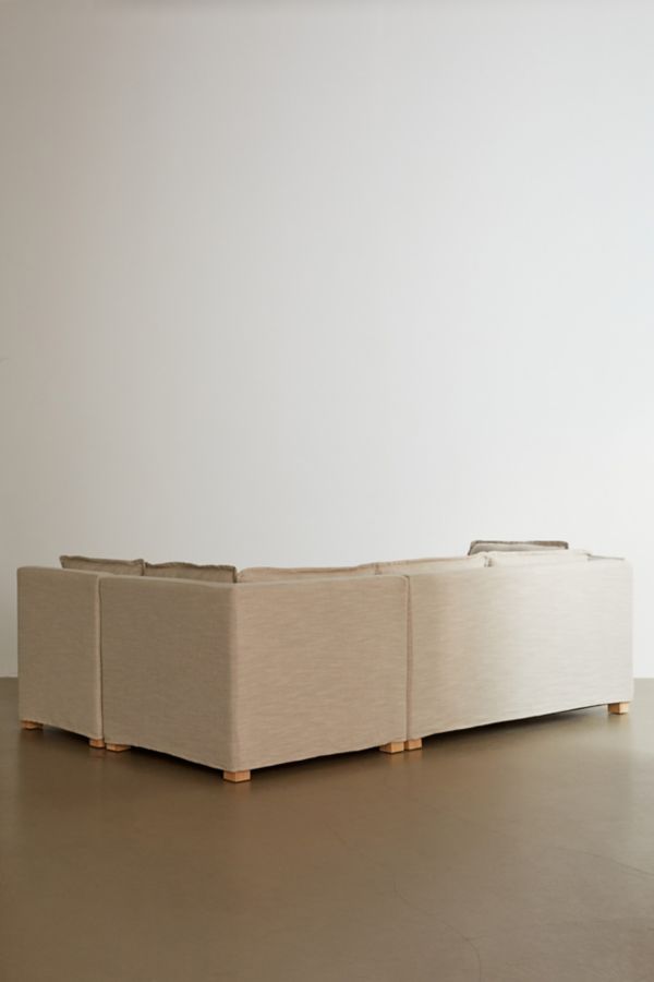 Slide View: 4: Maia Sectional Sofa