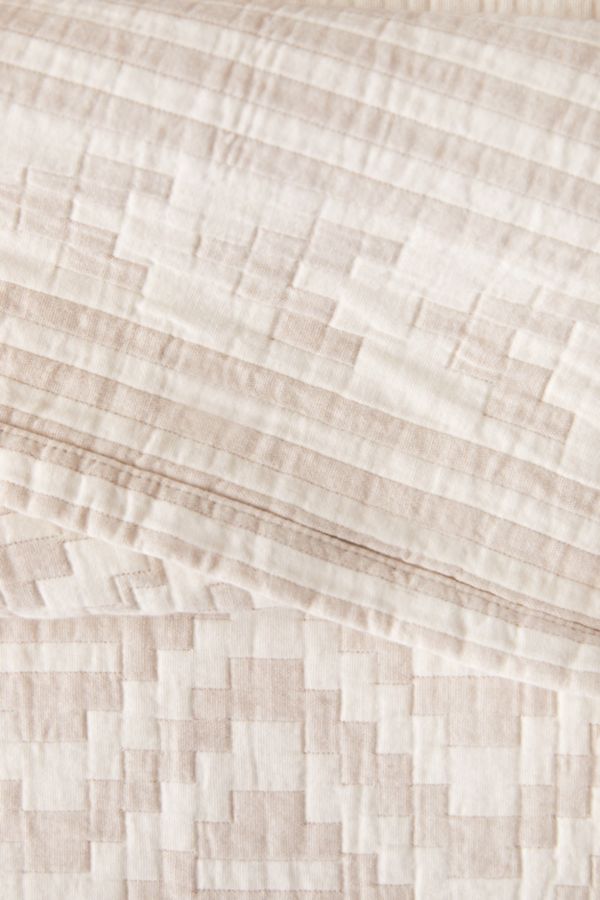 Slide View: 3: Pendleton Ganado Organic Cotton Matelassé Coverlet