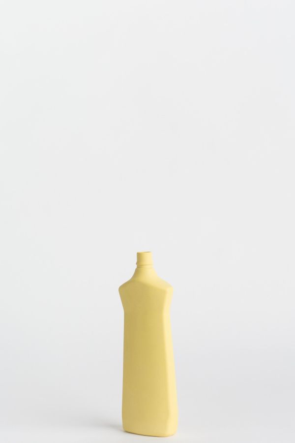 Slide View: 2: Middle Kingdom x Foekje Fleur Porcelain Detergent Vase