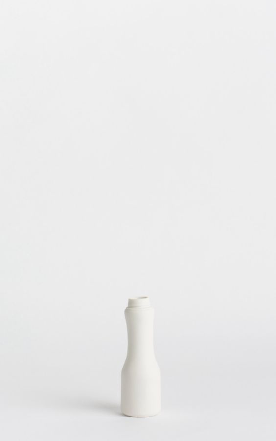 Slide View: 2: Middle Kingdom x Foekje Fleur Porcelain Yoghurt Vase