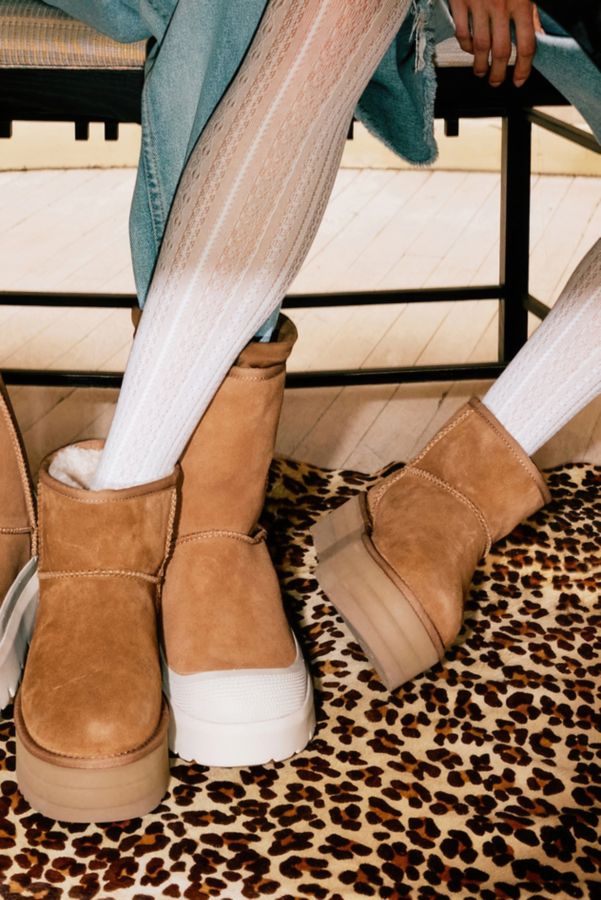 Slide View: 1: UGG Classic Mini Platform Boot