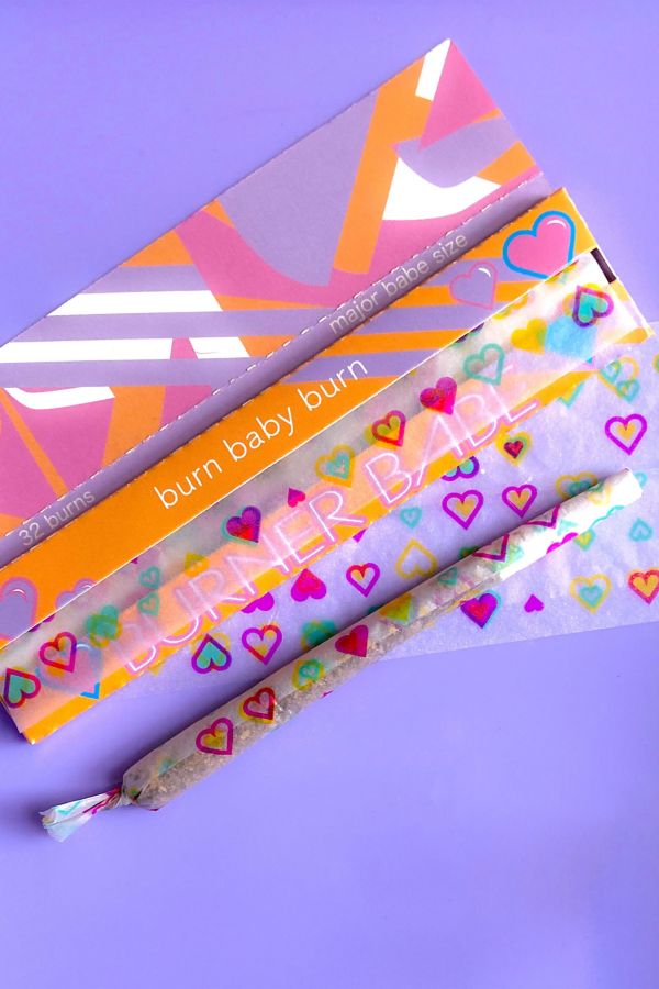 Slide View: 4: Burner Babe Sweetheart Rolling Papers