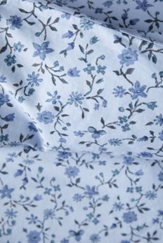 Slide View: 3: Clarissa Floral Vine Duvet Set