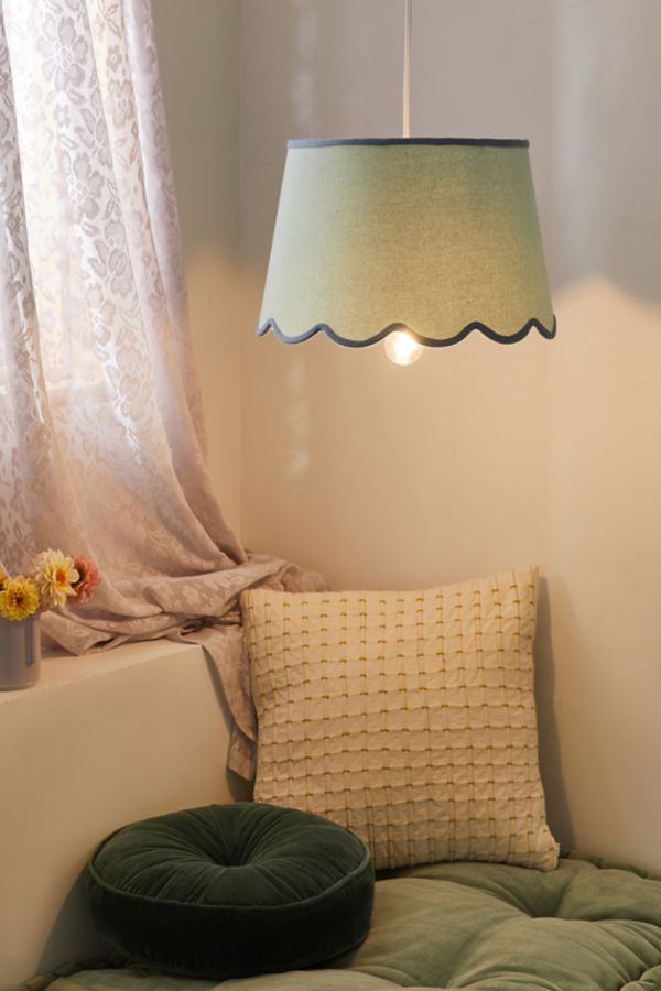 Slide View: 1: Scallop Trim Lamp Shade