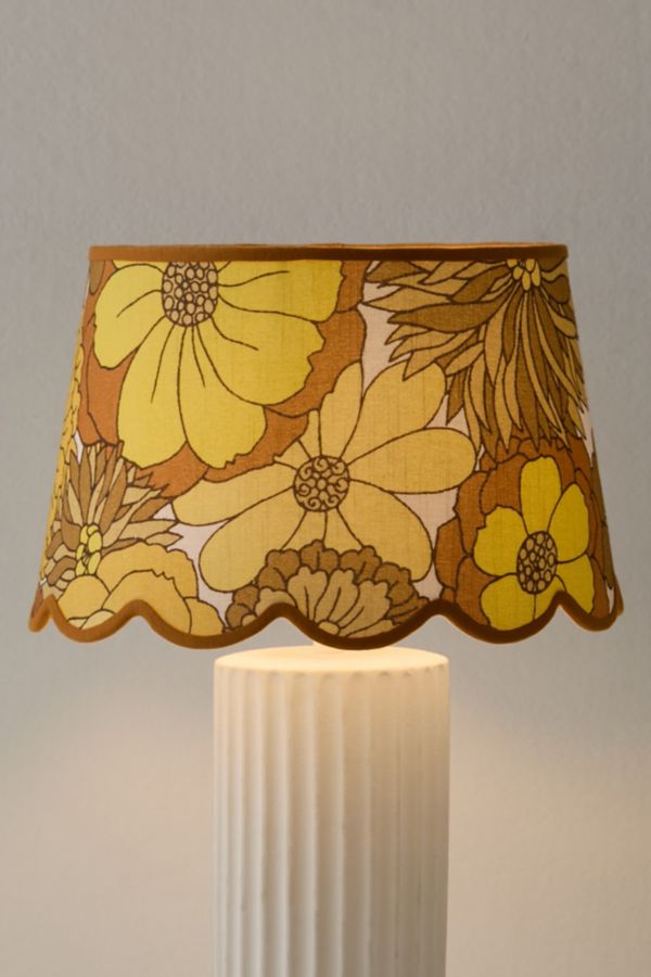 Slide View: 3: Scallop Trim Lamp Shade