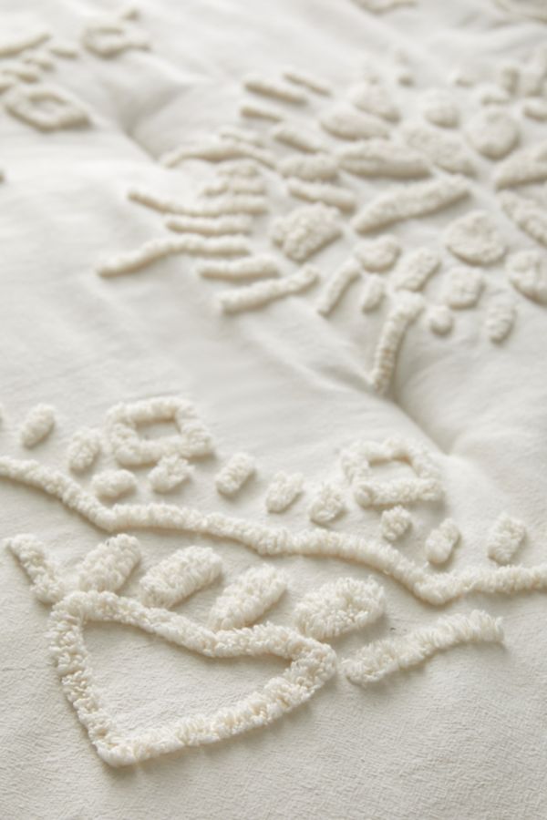 Slide View: 4: Jackie Tufted Comforter