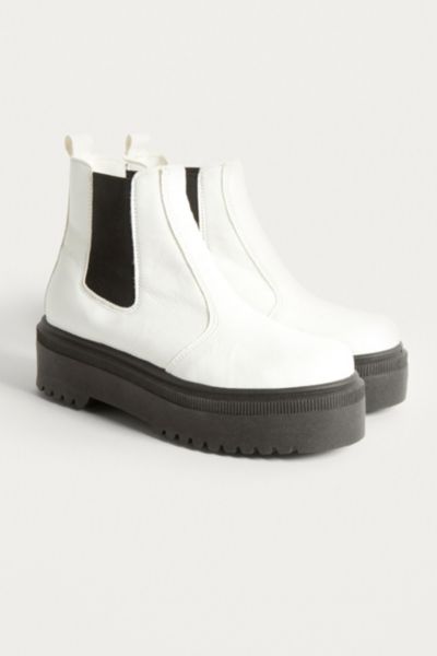 urban outfitters white boots