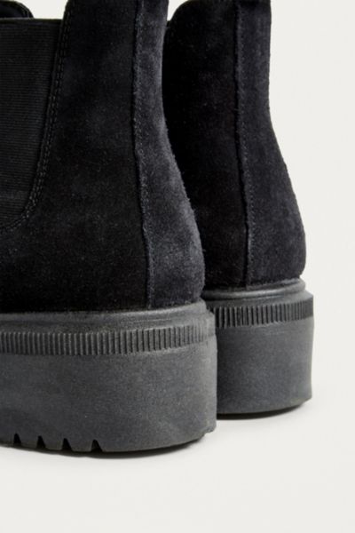 uo brody platform chelsea boot