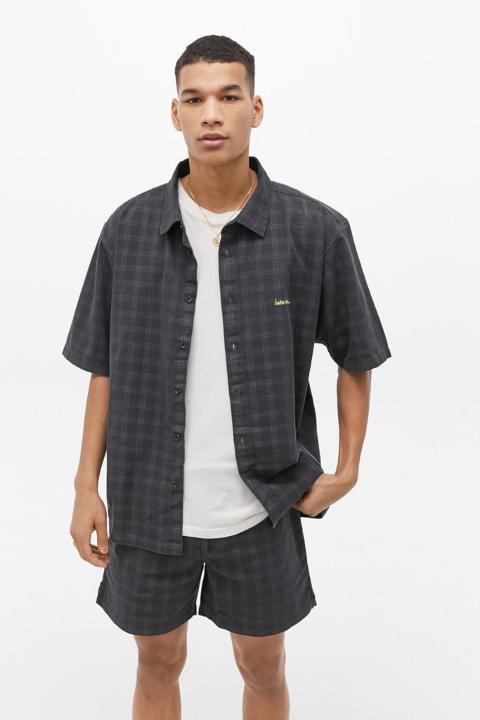 iets frans… Grey Checked Short Sleeve Button-Down Shirt | Urban Outfitters