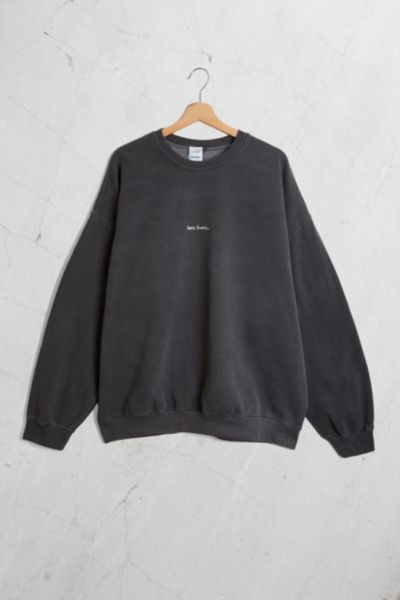 black crew neck sweatshirt