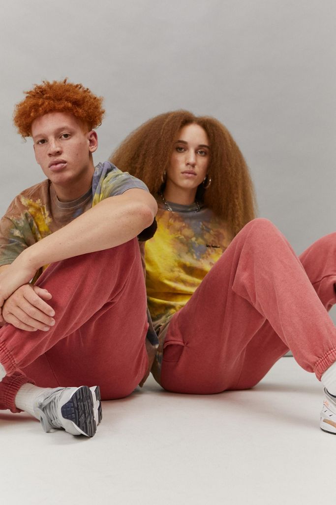 iets frans⦠Unisex Overdyed Raspberry Joggers | Urban Outfitters