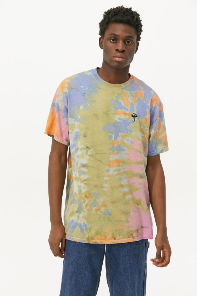 UO Embroidered Mushroom Tie-Dye Tee | Urban Outfitters