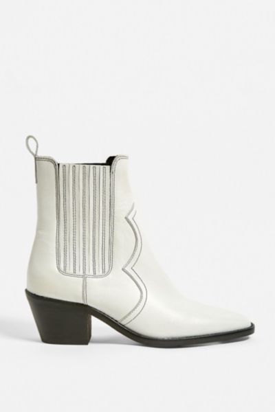 urban outfitters white boots
