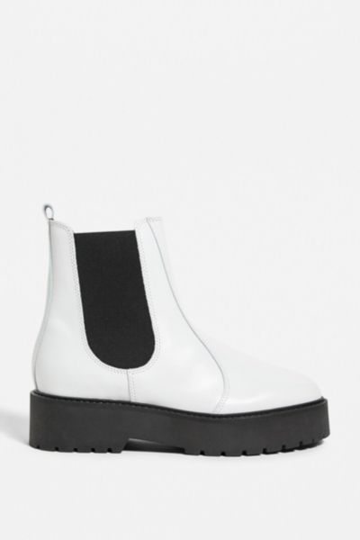 urban outfitters white boots