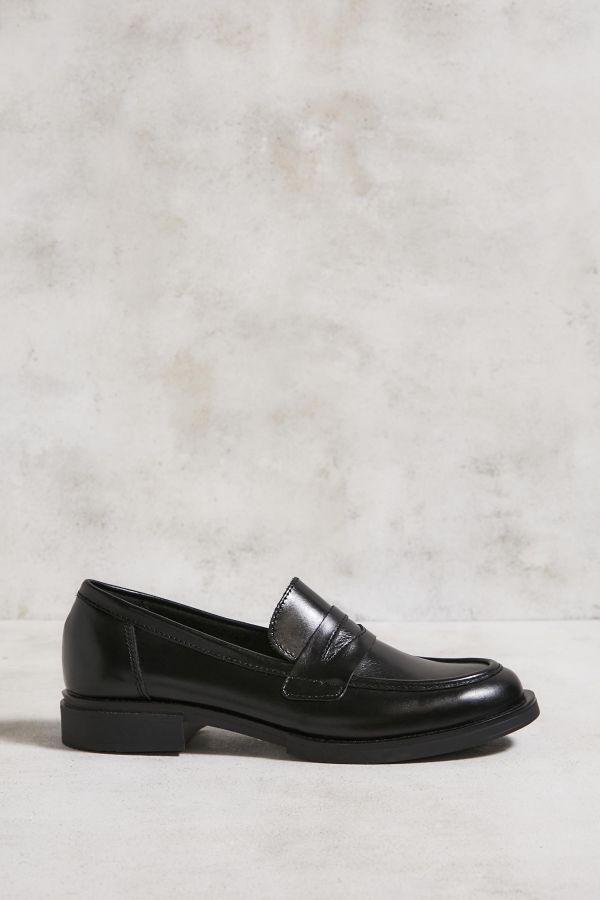 Slide View: 2: UO Penny Leather Loafer