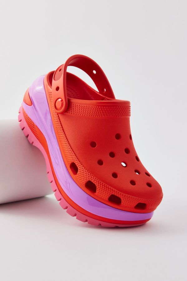 Slide View: 1: Sabot Mega Crush Crocs