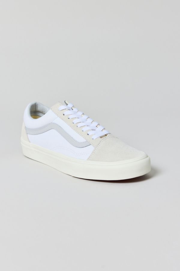 Slide View: 3: Vans Men's Old Skool Sneaker